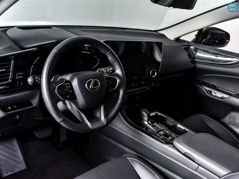 Used 2025 Lexus NX 350h AWD w/ Premium Package image 17