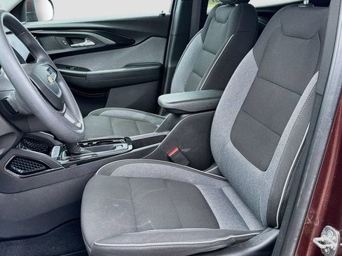 Used 2022 Chevrolet TrailBlazer LT w/ Convenience Package FWD image 18