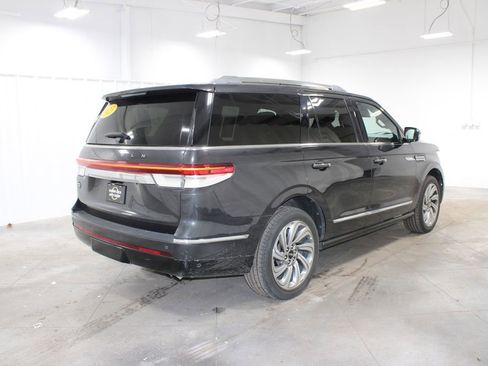 Used 2023 Lincoln Navigator Reserve AWD/4WD image 9