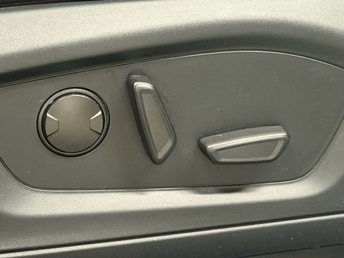 Used 2023 Ford Explorer Platinum w/ Technology Package image 30