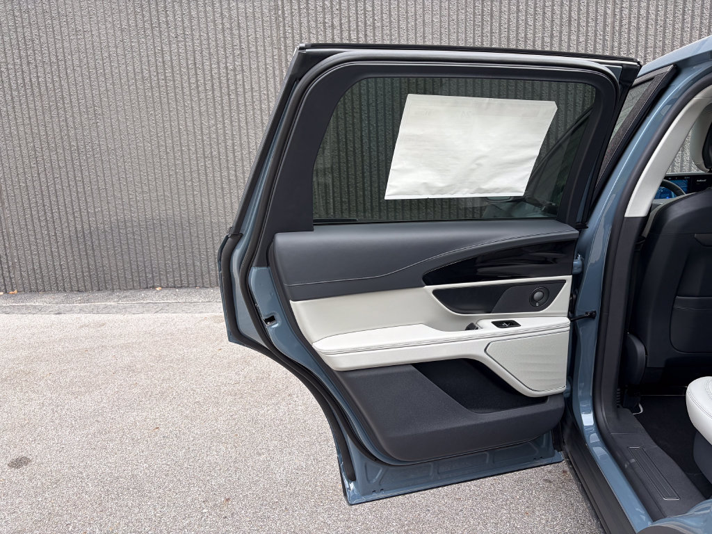 New 2026 Lincoln Nautilus Premier w/ Equipment Group 102A AWD/4WD image 17