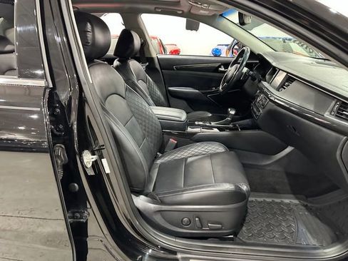 Used 2019 Kia Cadenza Limited image 13