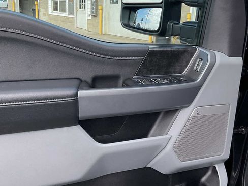 Used 2024 Ford F250 XLT w/ Black Appearance Package image 23