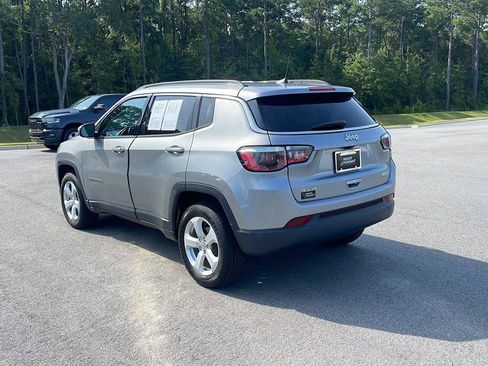 Used 2020 Jeep Compass Latitude w/ Popular Equipment Group AWD/4WD image 5