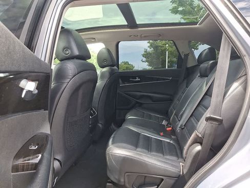 Used 2020 Kia Sorento EX FWD image 20