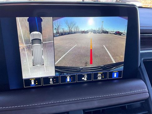 Used 2023 Chevrolet Suburban High Country image 20