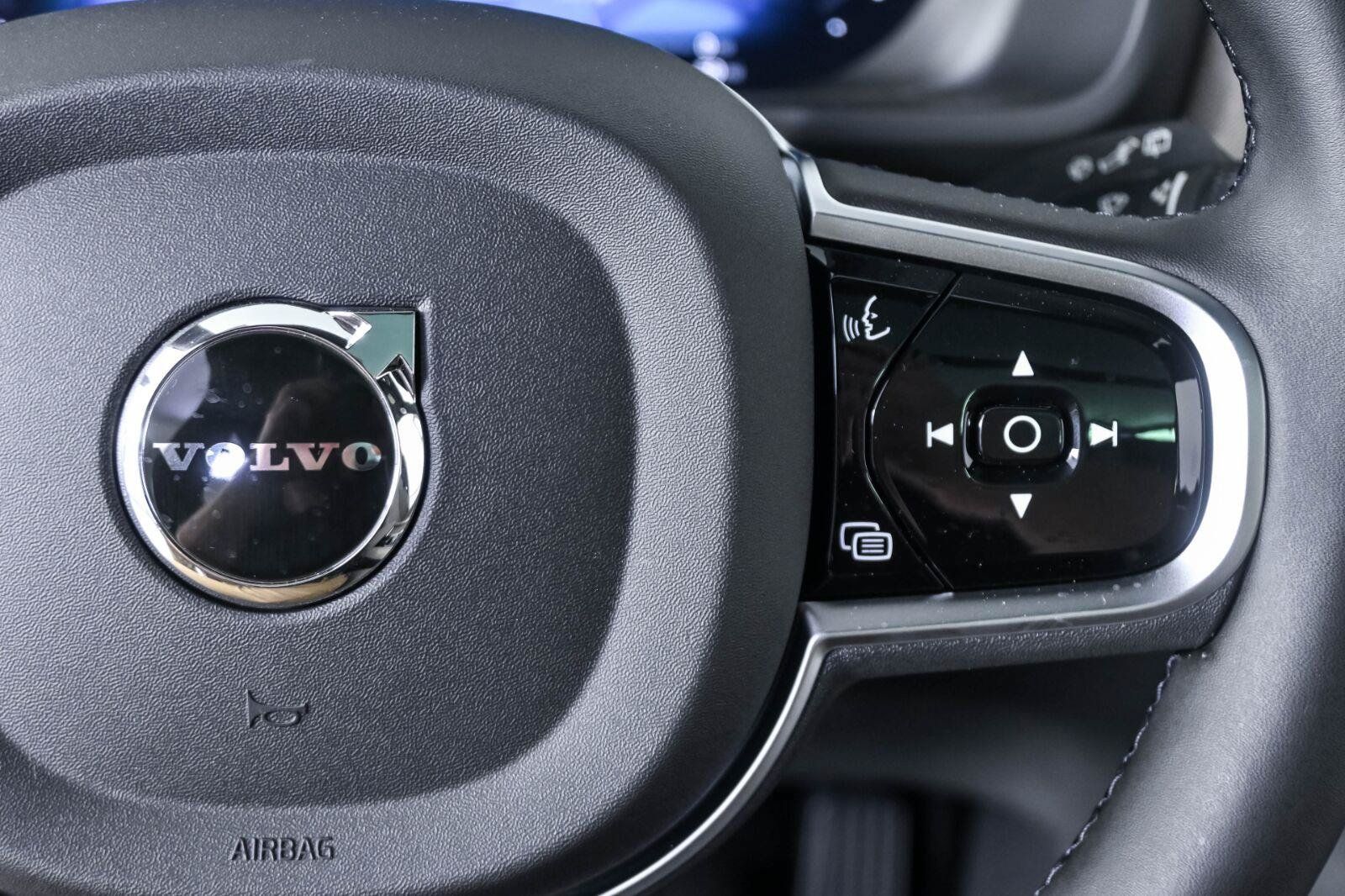 New 2026 Volvo XC90 T8 Plus w/ Protection Package Premier AWD/4WD image 10