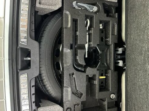 Used 2024 Volvo XC90 B6 Plus w/ Protection Package Premier image 38