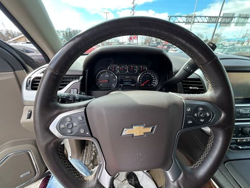 Used 2015 Chevrolet Suburban LTZ AWD/4WD image 12