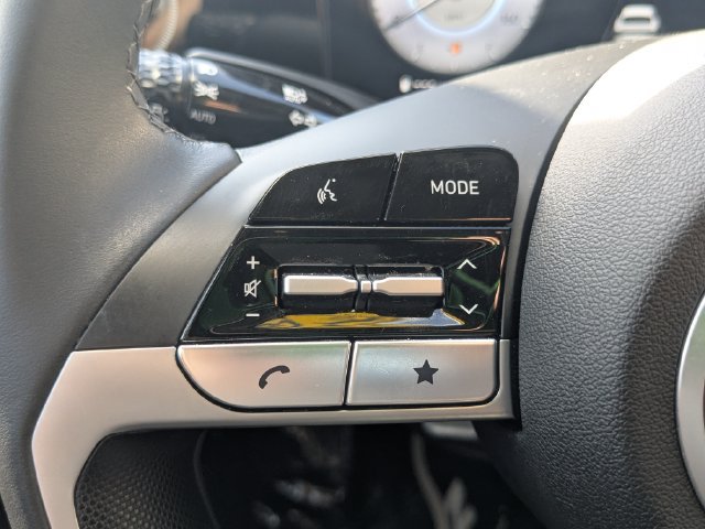 Used 2025 Hyundai Elantra SEL FWD image 25