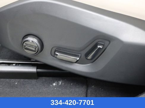 New 2026 Volvo XC60 B5 Plus w/ Climate Package image 19