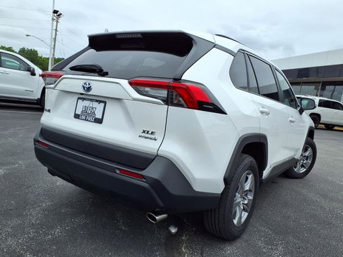 Used 2024 Toyota RAV4 XLE AWD/4WD image 35