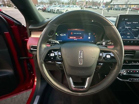 Used 2025 Lincoln Corsair Reserve image 18