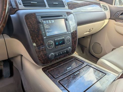 Used 2013 GMC Yukon XL Denali AWD/4WD image 35