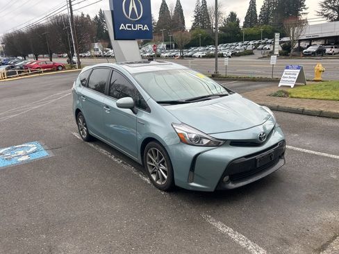 Used 2015 Toyota Prius V Five image 2