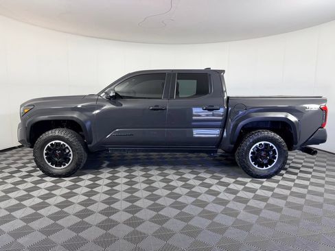 Used 2024 Toyota Tacoma TRD Off-Road w/ TRD Off Road Premium Package AWD/4WD image 11
