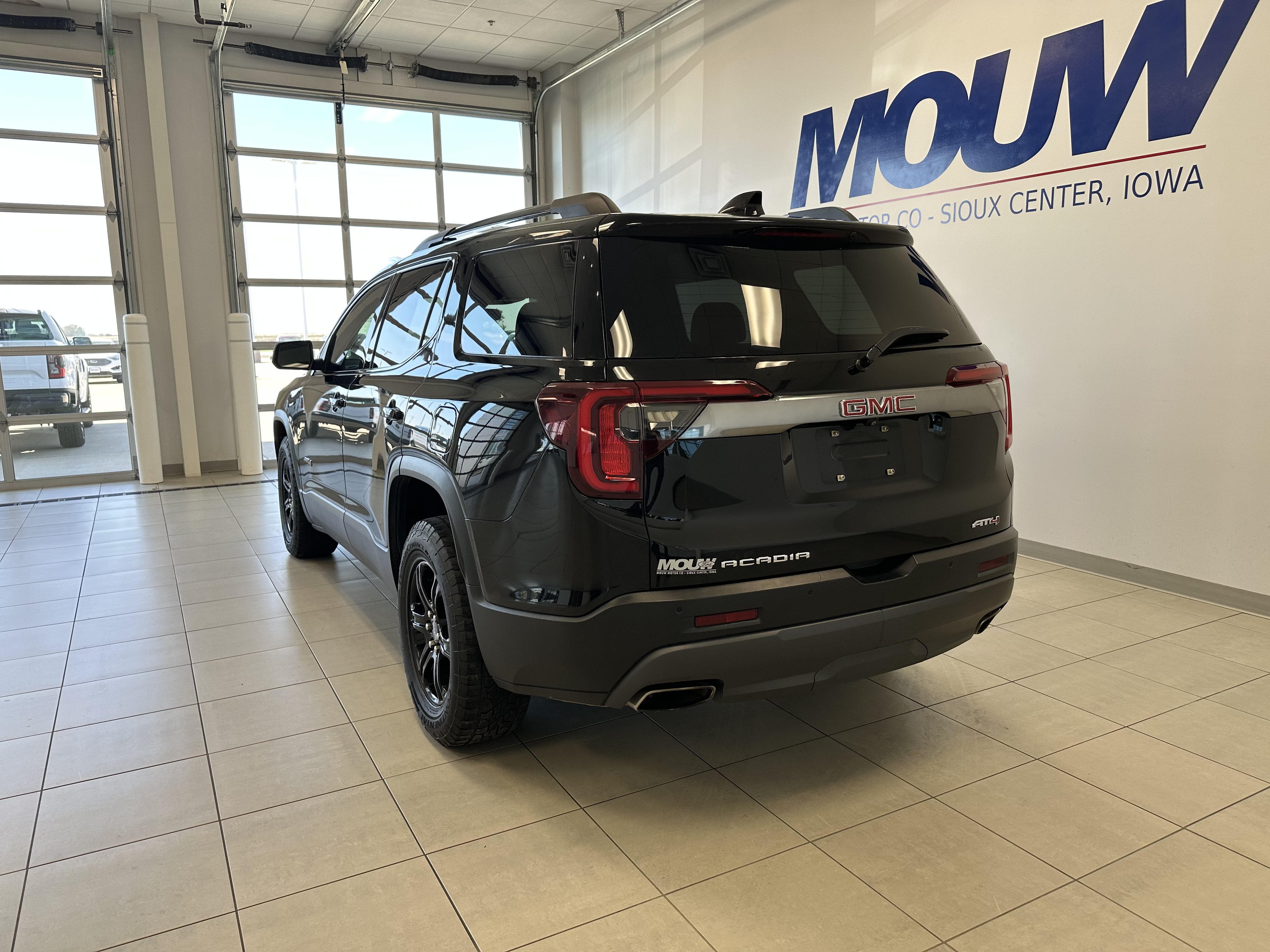 Used 2020 GMC Acadia AT4 w/ Trailering Package AWD/4WD image 6