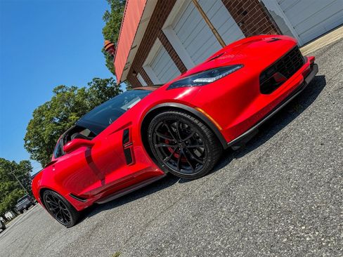 Used 2019 Chevrolet Corvette Grand Sport w/ Carbon Flash Badge Package RWD image 32