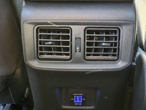 Used 2022 Toyota RAV4 LE image 12