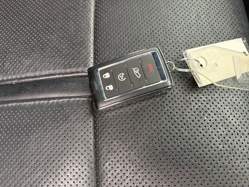 Used 2024 Jeep Wagoneer Series II w/ Flexible Seating Group image 29