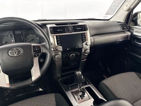 Used 2021 Toyota 4Runner SR5 AWD/4WD image 31