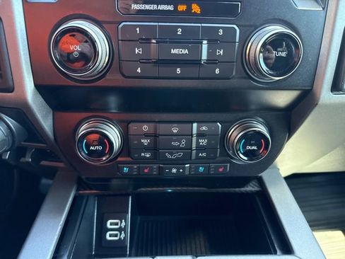 Certified 2020 Ford F150 Raptor w/ Equipment Group 802A Luxury AWD/4WD image 25