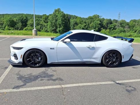 Used 2025 Ford Mustang GT RWD image 8
