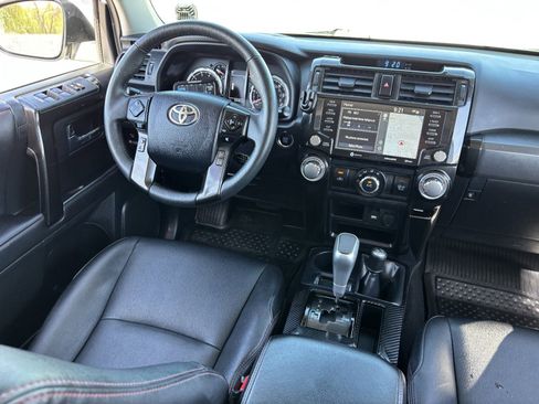 Used 2022 Toyota 4Runner TRD Off-Road Premium AWD/4WD image 15