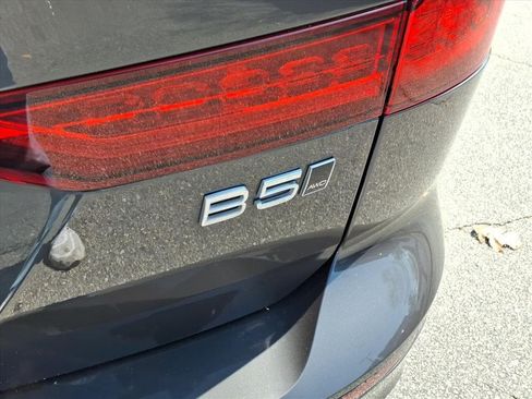 Certified 2025 Volvo V60 B5 Cross Country Plus image 6