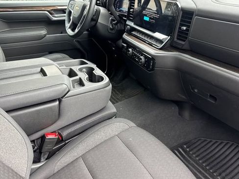 Used 2025 Chevrolet Silverado 1500 LT image 19