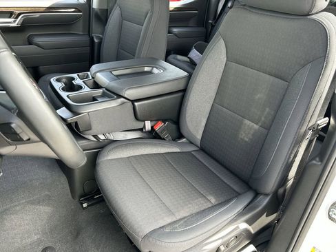Used 2025 GMC Sierra 1500 Elevation image 19