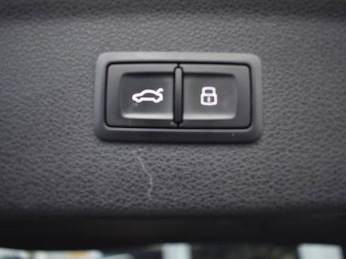 Used 2017 Audi Q3 2.0T Prestige w/ Prestige Package image 32