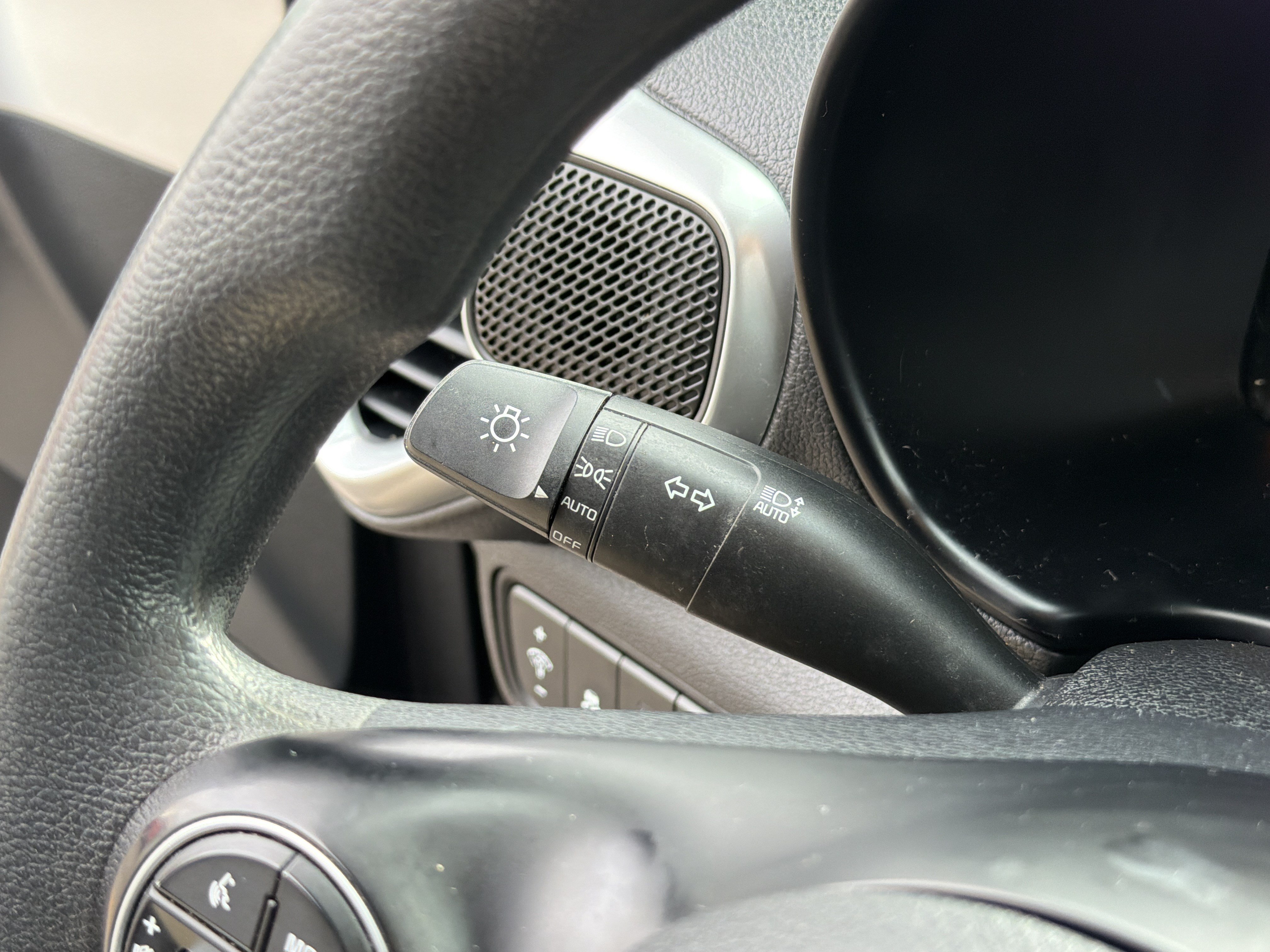 Used 2023 Kia Soul LX FWD image 16