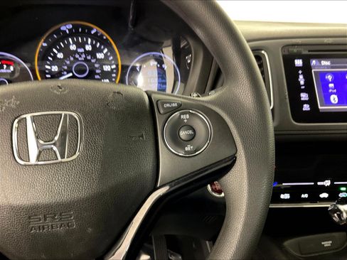 Used 2017 Honda HR-V EX image 12