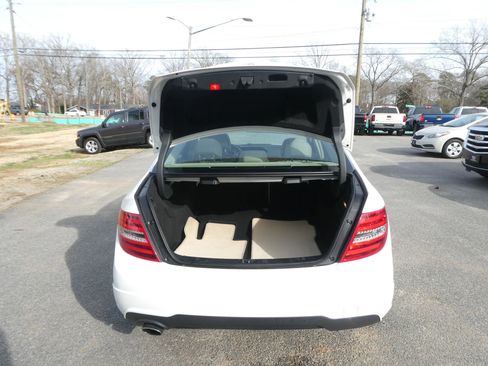 Used 2014 Mercedes-Benz C 250 Sedan image 7