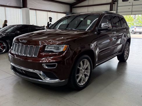Used 2014 Jeep Grand Cherokee Summit AWD/4WD image 5