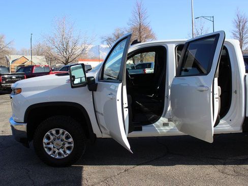 Used 2023 Chevrolet Silverado 2500 LT image 8