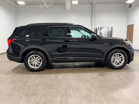 New 2026 Ford Explorer Active w/ Active Comfort Package RWD image 3