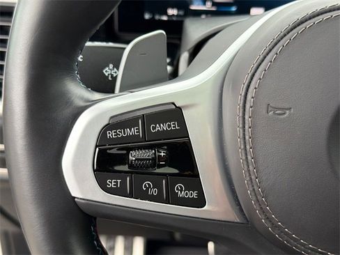 Used 2025 BMW X7 M60i image 26
