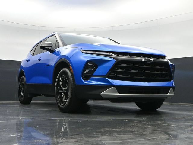 Used 2024 Chevrolet Blazer LT w/ Sound & Technology Package FWD image 41