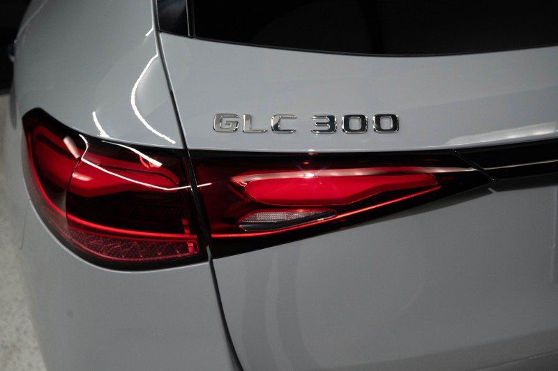 New 2027 Mercedes-Benz GLC 300 image 9