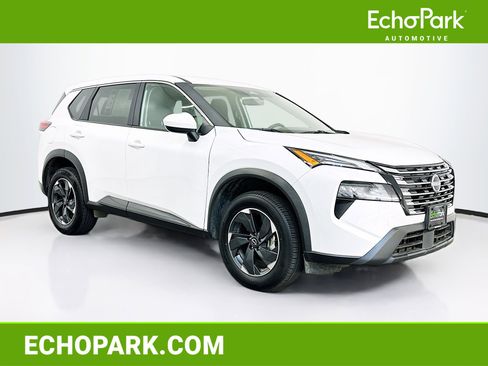 Used 2025 Nissan Rogue SV image 1