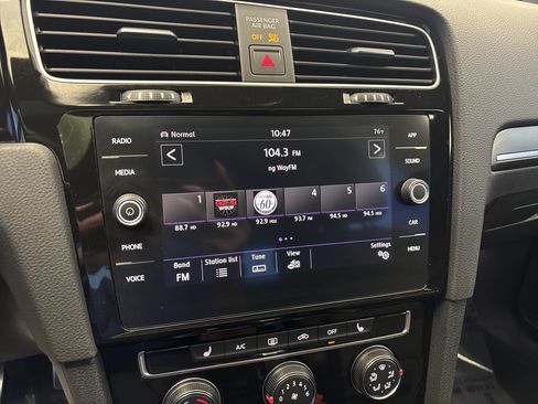 Used 2019 Volkswagen GTI SE FWD image 20