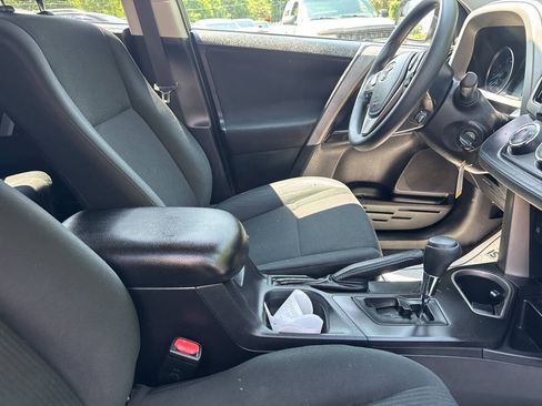 Used 2017 Toyota RAV4 LE AWD/4WD image 25