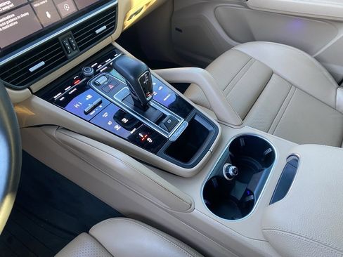 Used 2021 Porsche Cayenne S image 22