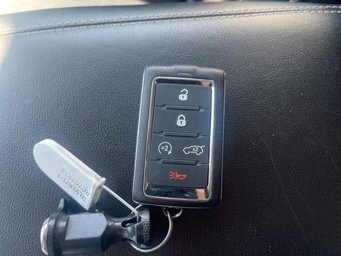 Used 2024 Jeep Grand Cherokee Limited w/ Black Appearance Package image 72