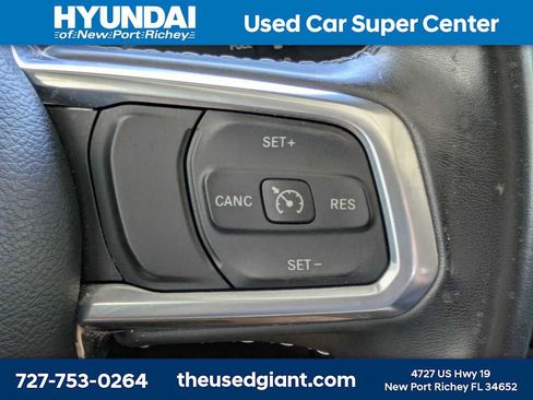 Used 2022 Jeep Gladiator Overland w/ LED Lighting Group AWD/4WD image 34