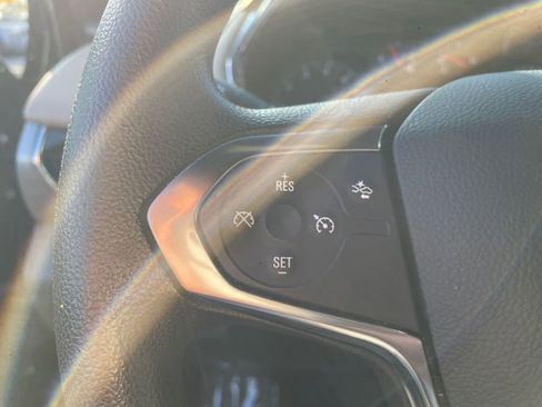 Used 2023 Chevrolet Traverse LS image 20