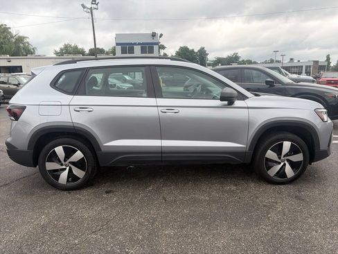 Used 2025 Volkswagen Taos S AWD/4WD image 8