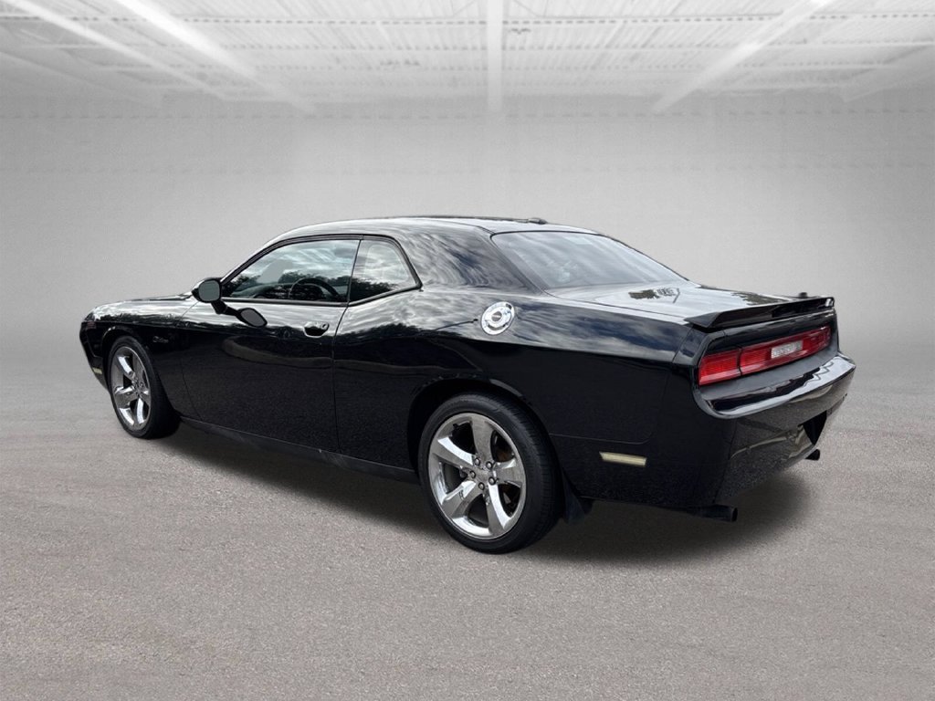 Used 2014 Dodge Challenger R/T Plus RWD image 3